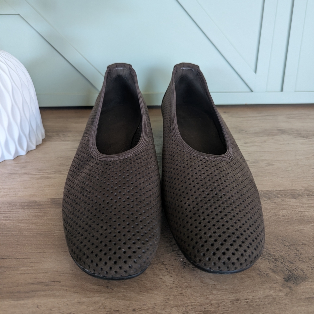 Stuart Weitzman Women’s Brown Slip-On Comfort Flats